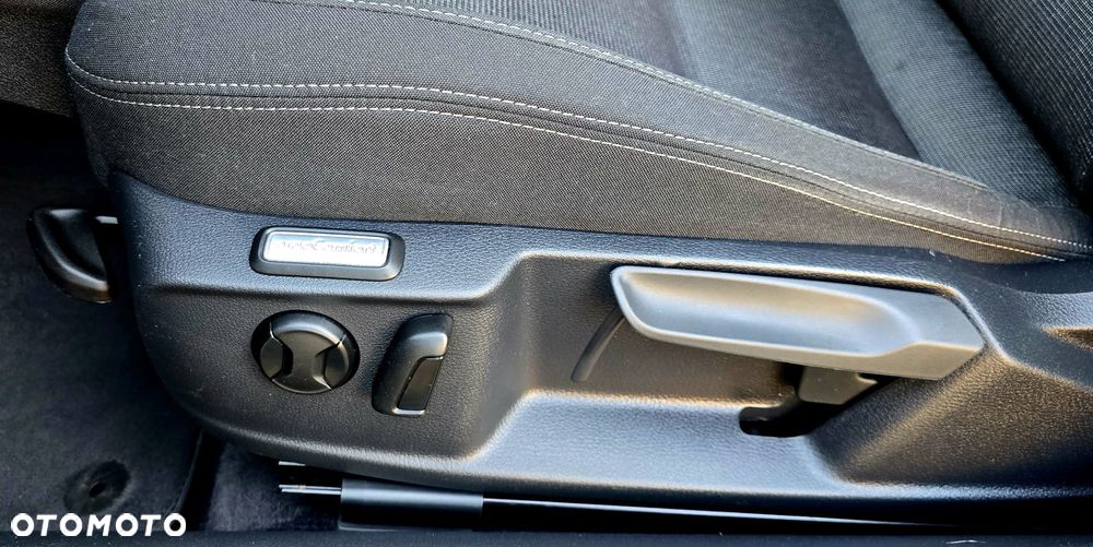 Volkswagen Passat 1.6 TDI (BlueMotion Technology) DSG Comfortline - 19