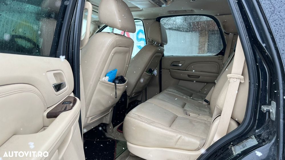 Cadillac Escalade - 7