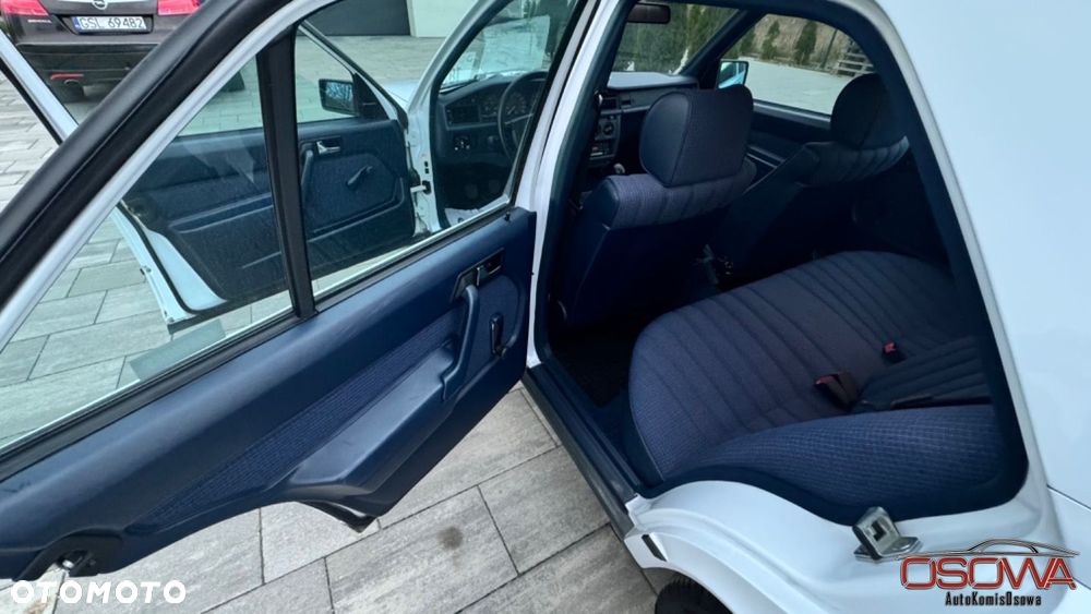 Mercedes-Benz W201 (190) - 33