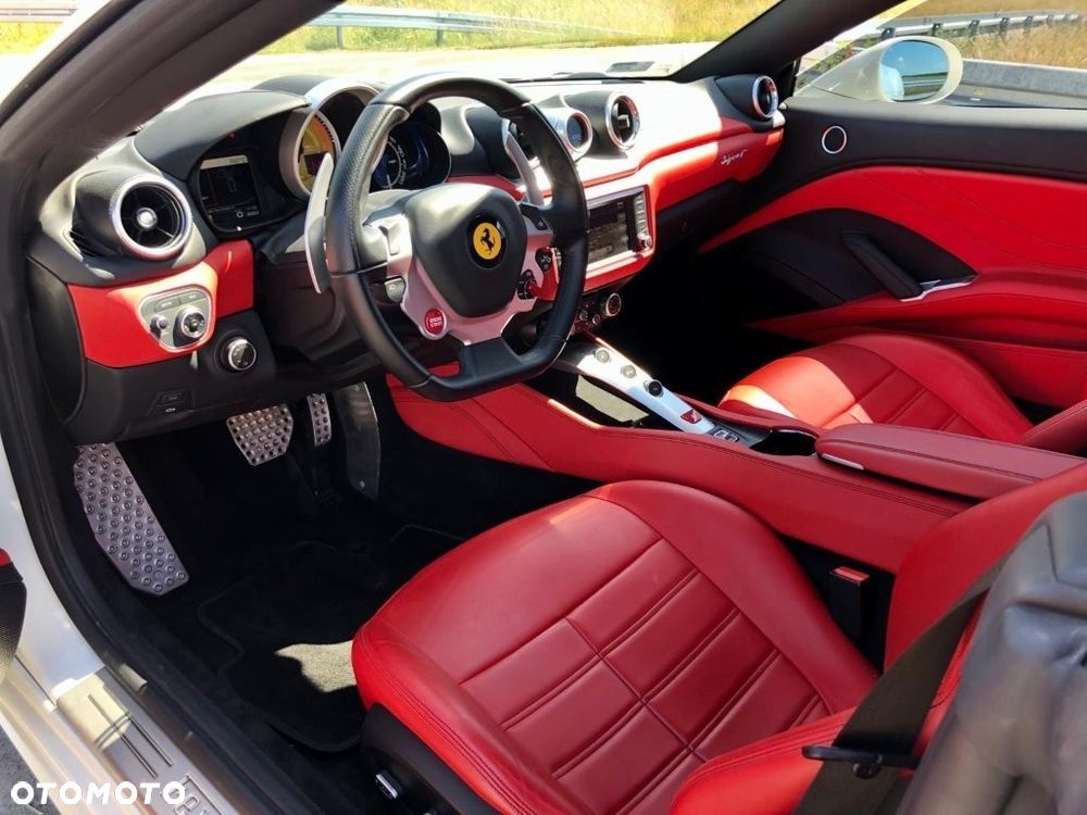 Ferrari California T - 35