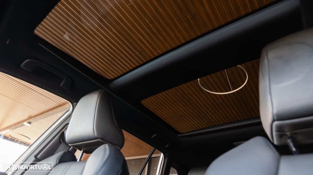 Toyota Corolla Cross 2.0 Hybrid Luxury - 20