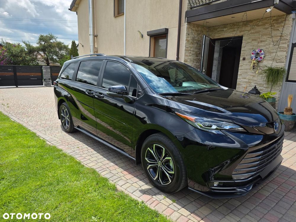 Toyota Sienna - 6