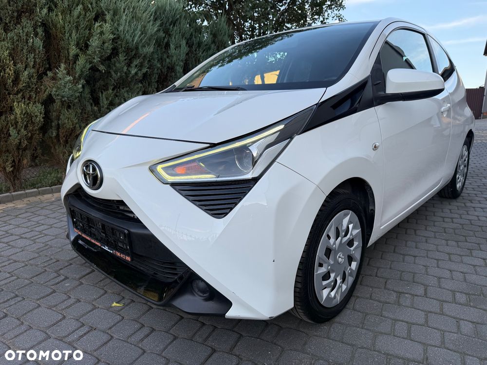 Toyota Aygo x-play - 3