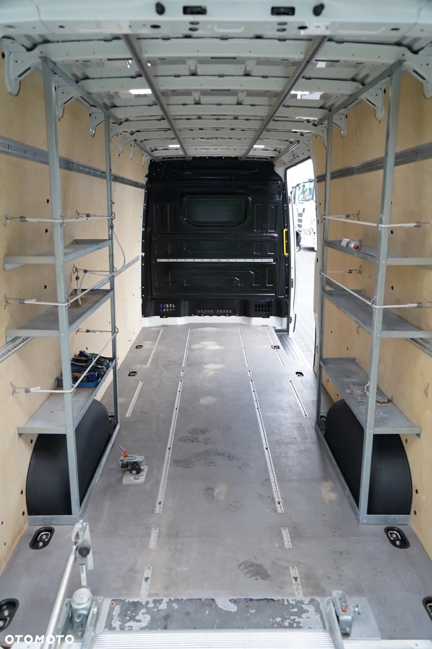 Volkswagen CRAFTER  / 2.0 D / FURGON BLASZAK / NAJAZD ALUMINIOWY /  DMC: 3500 KG / 2018 ROK / SPROWADZONY / PO KONTRAKCIE SERWISOWYM - 27
