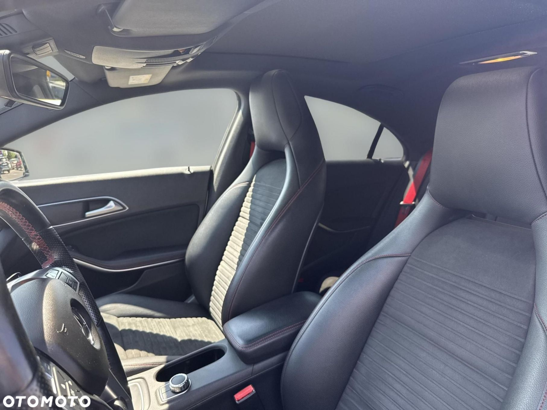 Mercedes-Benz CLA - 12