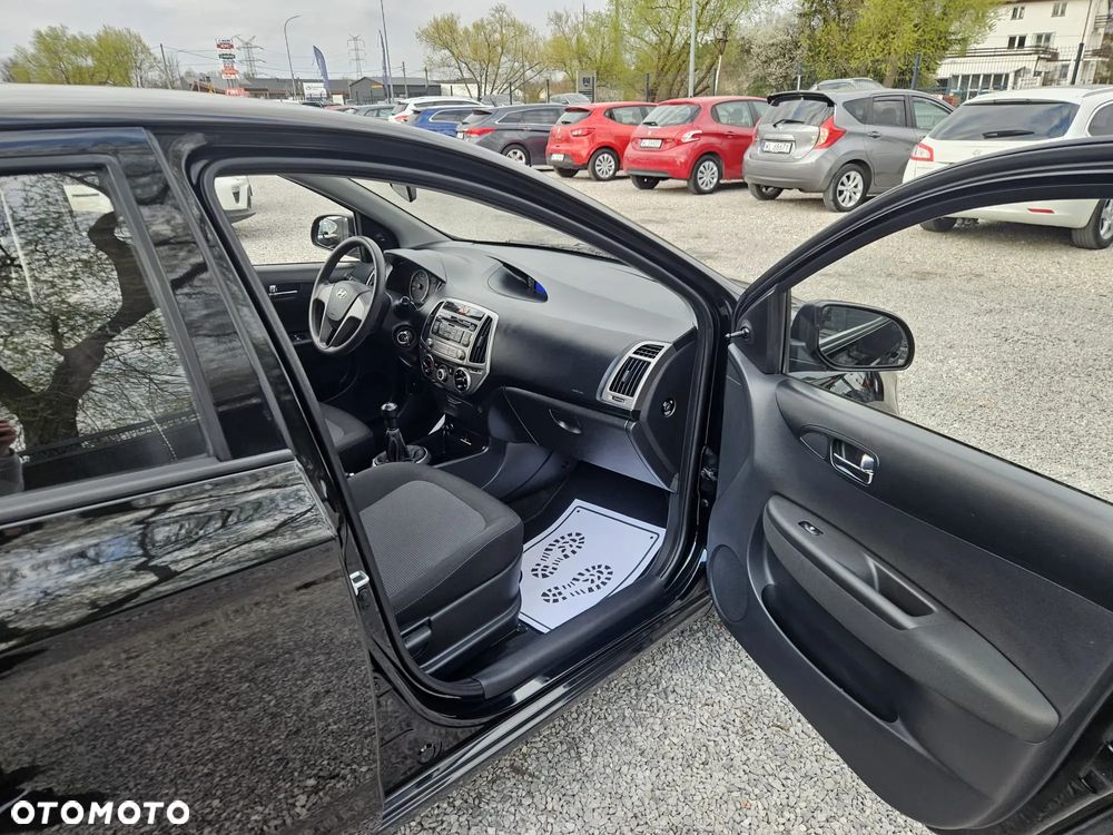 Hyundai i20 - 23