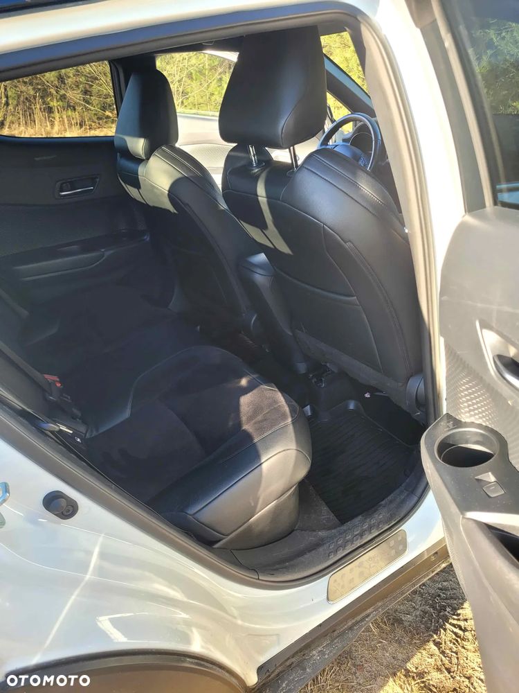 Toyota C-HR ver-2-0-hybrid-selection - 12