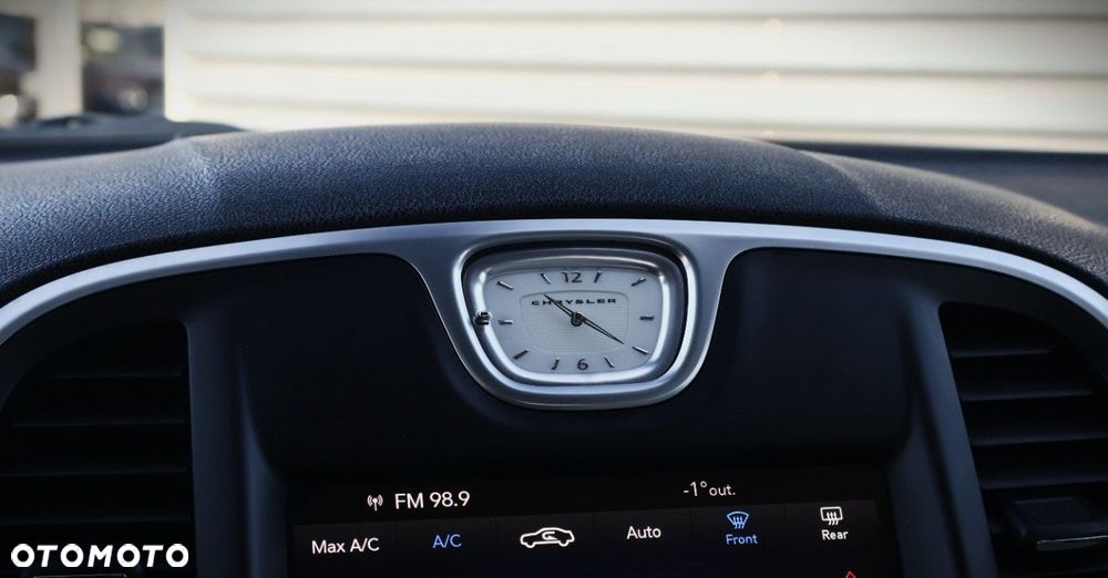 Chrysler 300C - 24