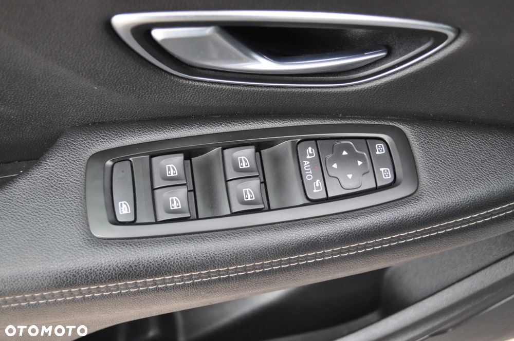 Renault Grand Scenic - 25