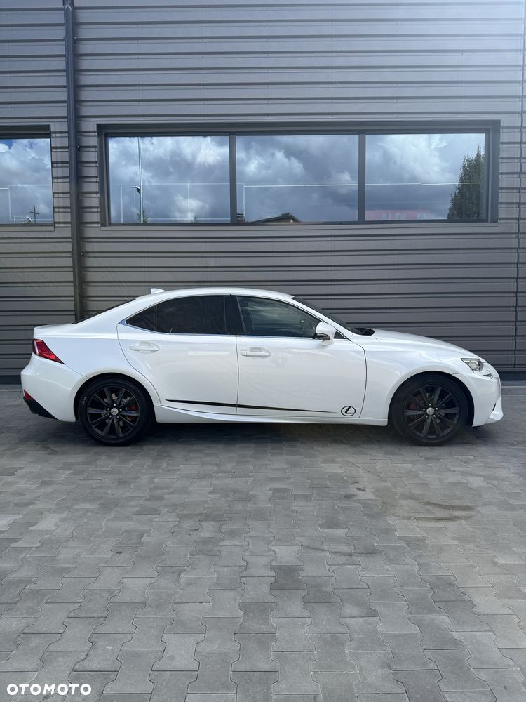 Lexus IS - 2