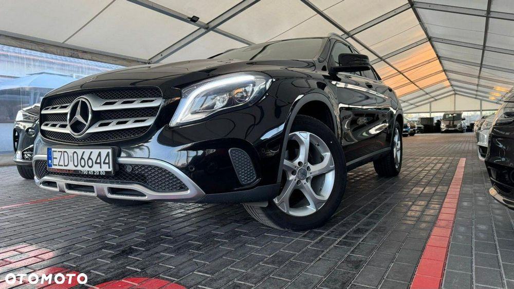 Mercedes-Benz GLA - 11