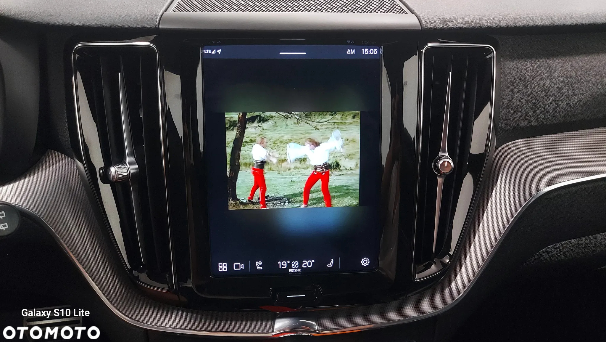 Volvo XC 60 B4 D Plus Dark - 26