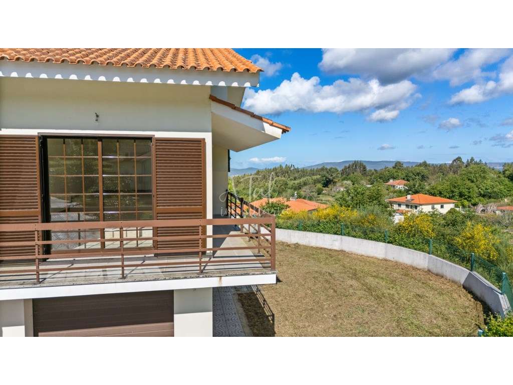 Moradia V4 Nova em Sopo com Grande Espaço Exterior! - Grande imagem: 4/60