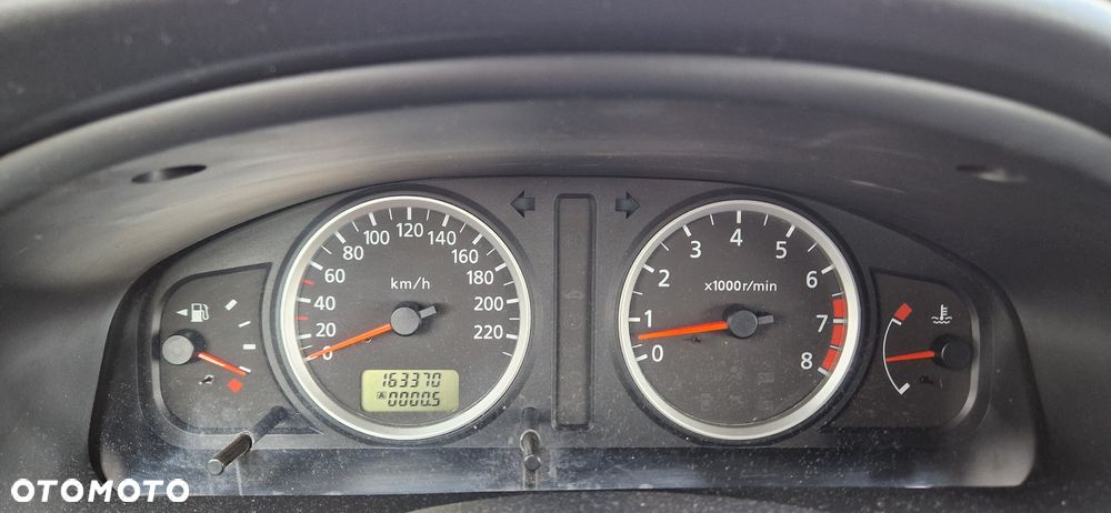 Nissan Almera - 5