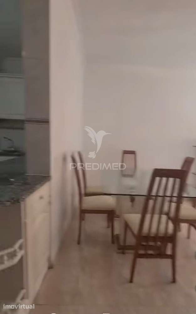 Apartamento T2 com 95 m² , Áreas Generosas, Excelente Luminosidade... - Grande imagem: 2/10
