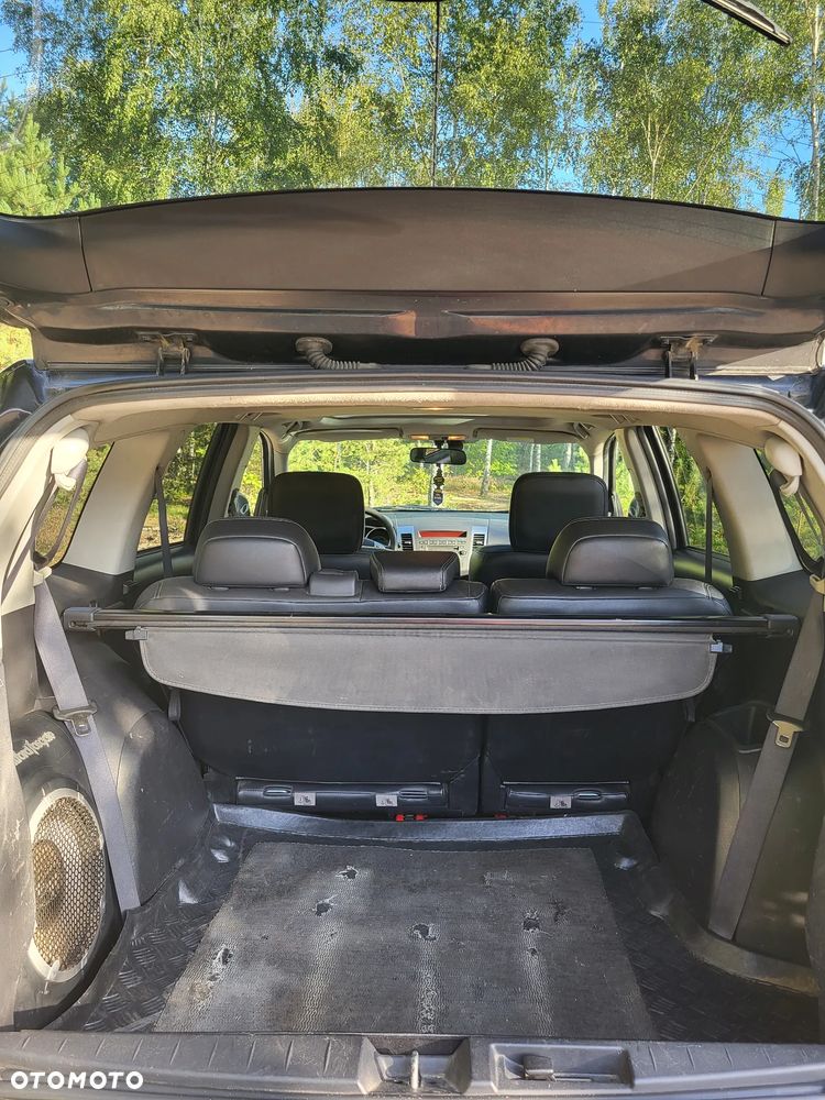 Mitsubishi Outlander 2.0 DID Instyle NAVI - 12