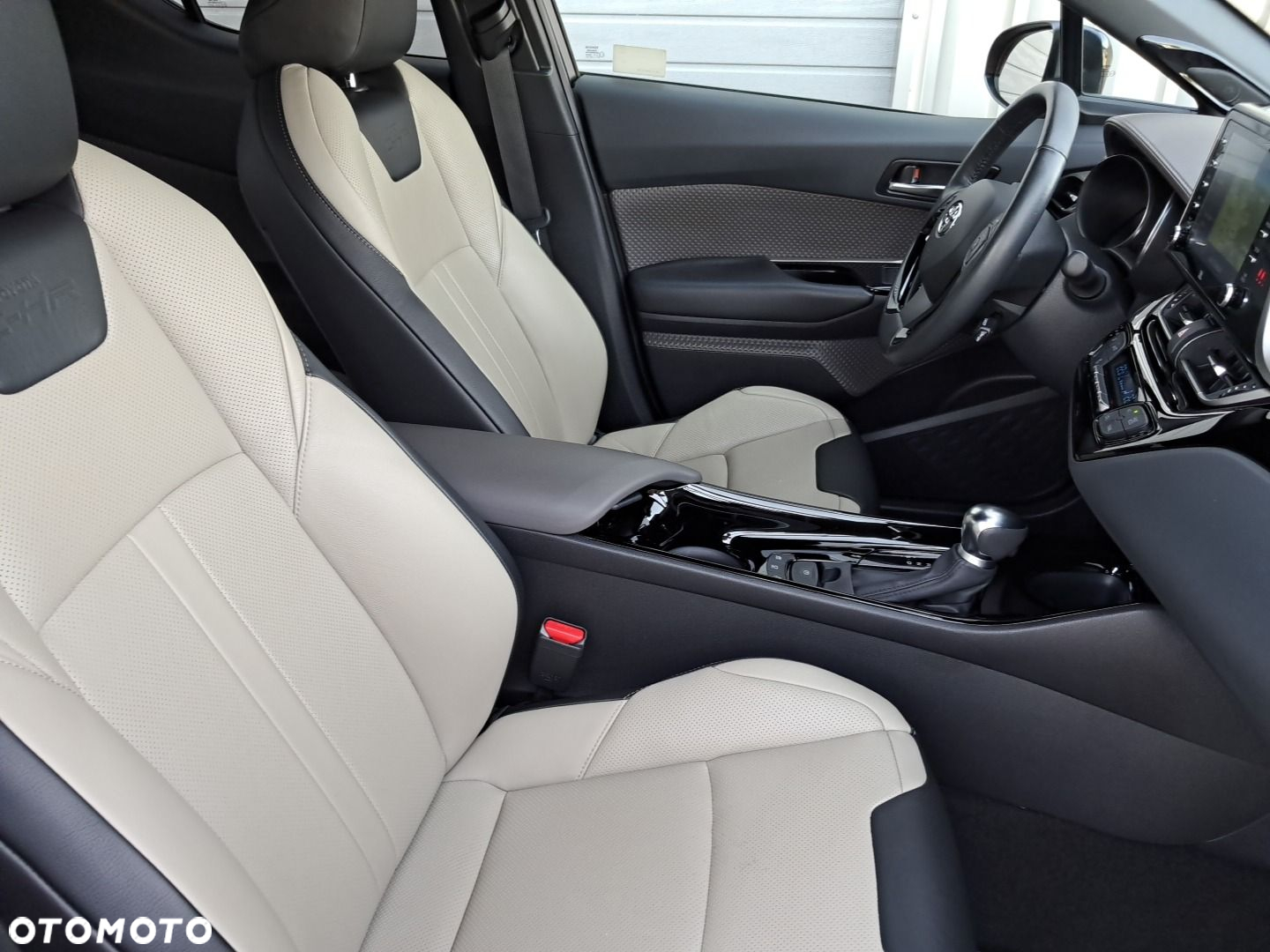Toyota C-HR 2.0 Hybrid Premiere Edition - 17
