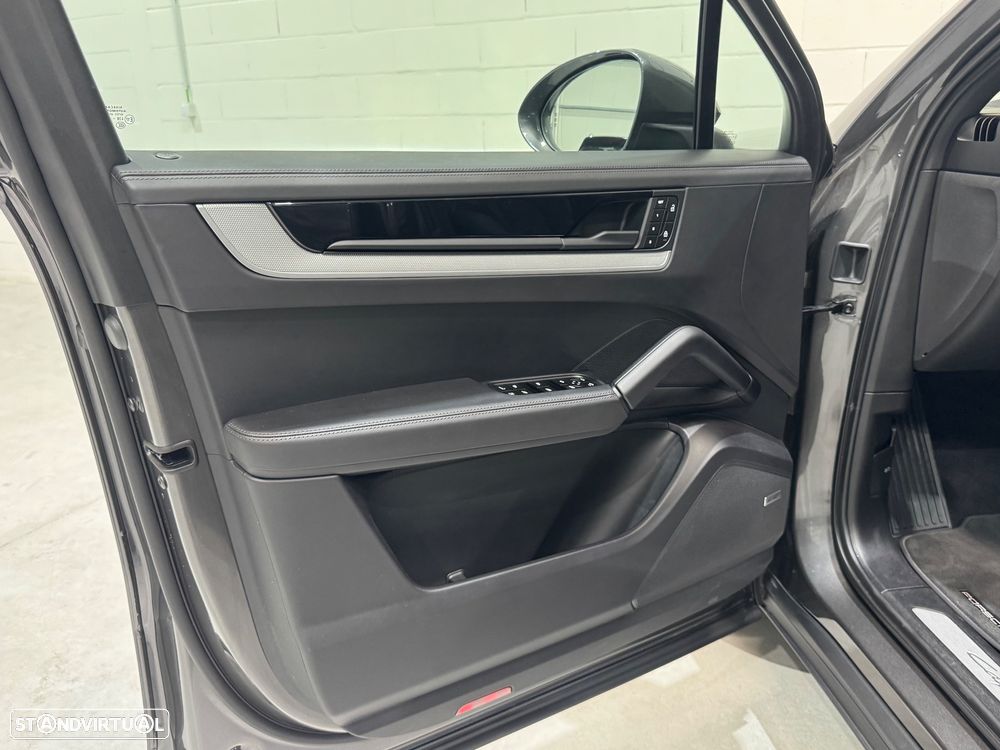 Porsche Cayenne E-Hybrid - 27