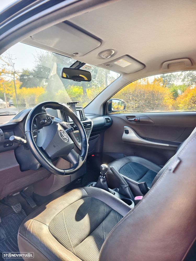 Toyota iQ 1.0 - 12