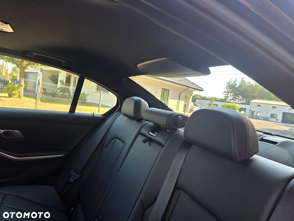 BMW Seria 3 - 25