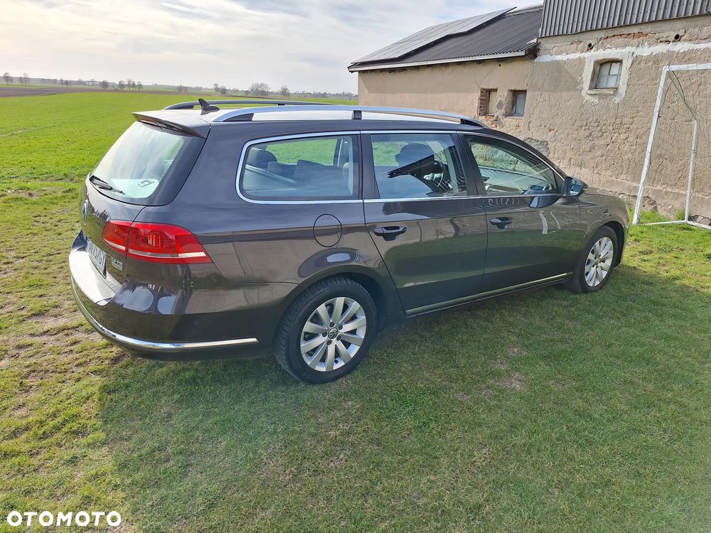 Volkswagen Passat 2.0 TDI DSG BlueMotion Technology Comfortline - 4
