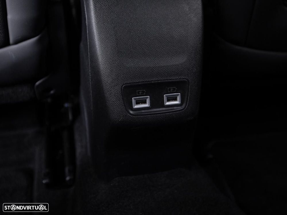 Peugeot e-2008 50 kWh GT - 26