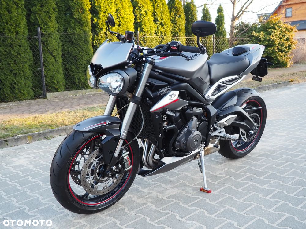 Triumph Street Triple - 1