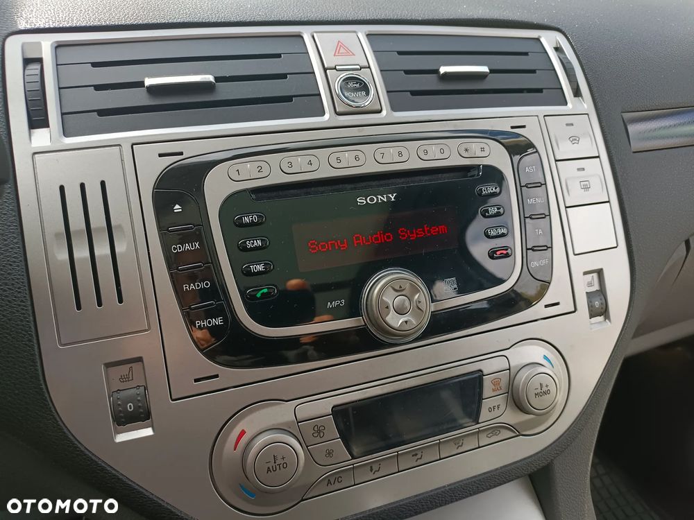 Ford Kuga 2.0 TDCi 4x4 Titanium - 12
