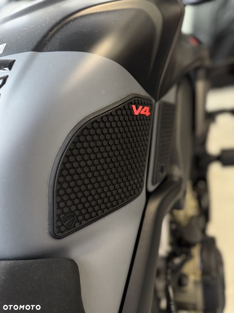 Ducati Streetfighter V4 - 10