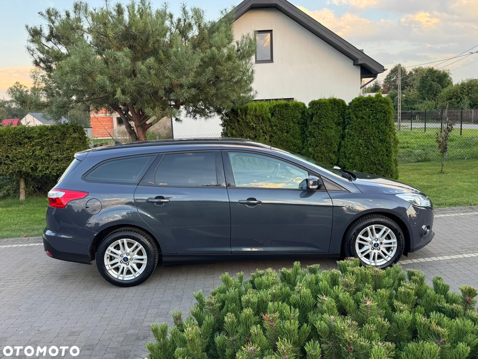 Ford Focus 1.6 TDCi DPF Champions Edition - 6