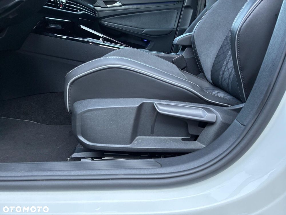 Volkswagen Golf 1.5 eTSI EVO R-Line DSG - 12