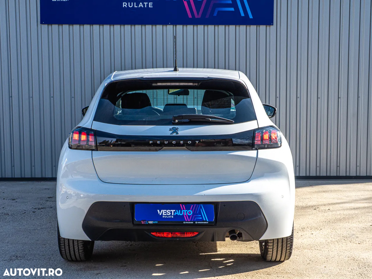 Peugeot 208 PureTech 100 EAT8 Allure - 37