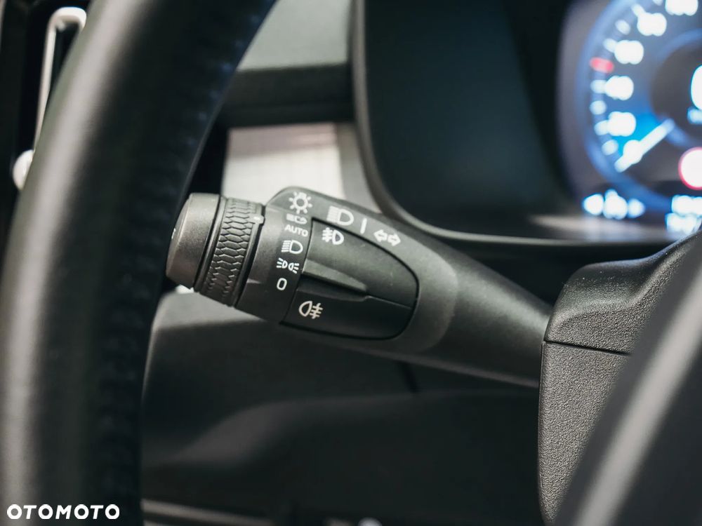 Volvo XC 40 D3 Momentum - 21