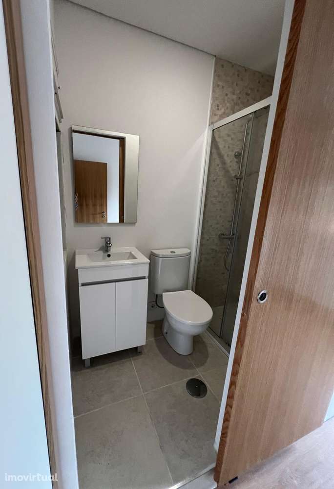 QUARTO INDIVIDUAL COM CASA-DE-BANHO PRIVATIVA, 410 € + 50 € DESPESAS - Grande imagem: 3/9