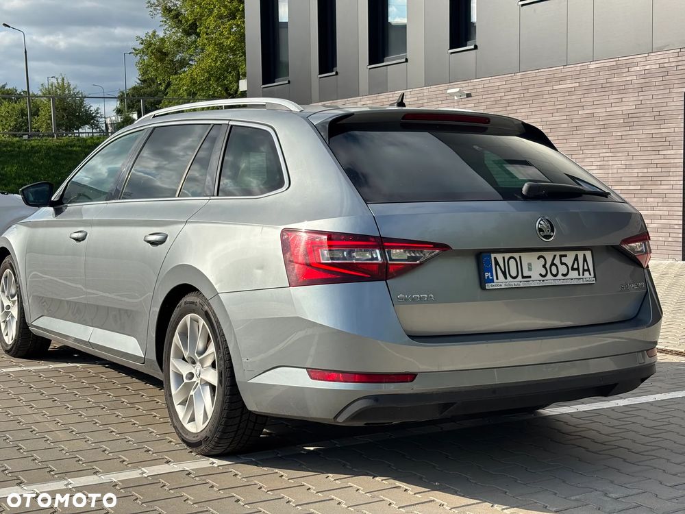 Skoda Superb 2.0 TDI Style DSG - 5