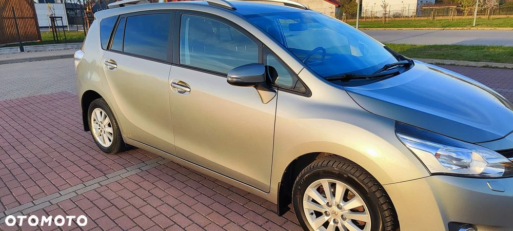 Toyota Verso 2.0 D-4D Active 7os - 11