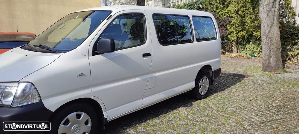 Toyota HiAce 2.5 D-4D Service 2.8T AC - 3
