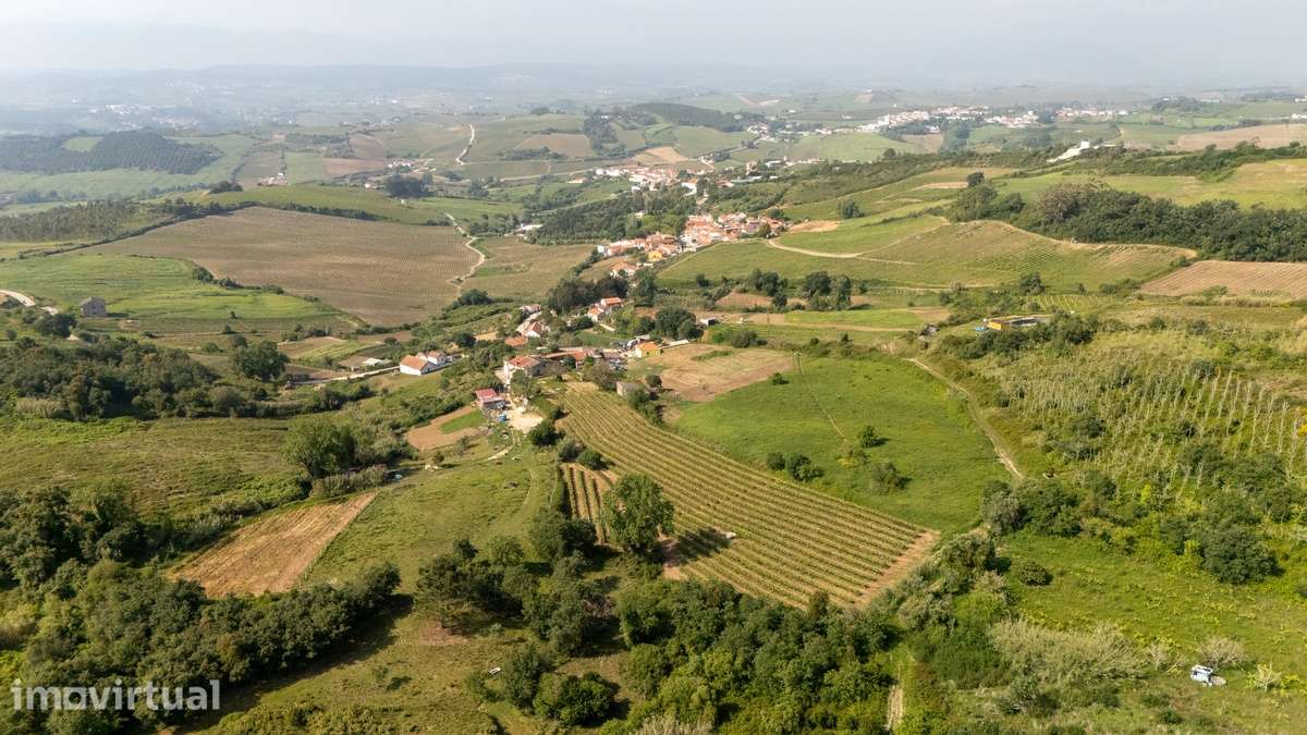 Terreno de 4000m² c/ Viabilidade de Construção em Maceira, Dois Portos - Grande imagem: 4/27