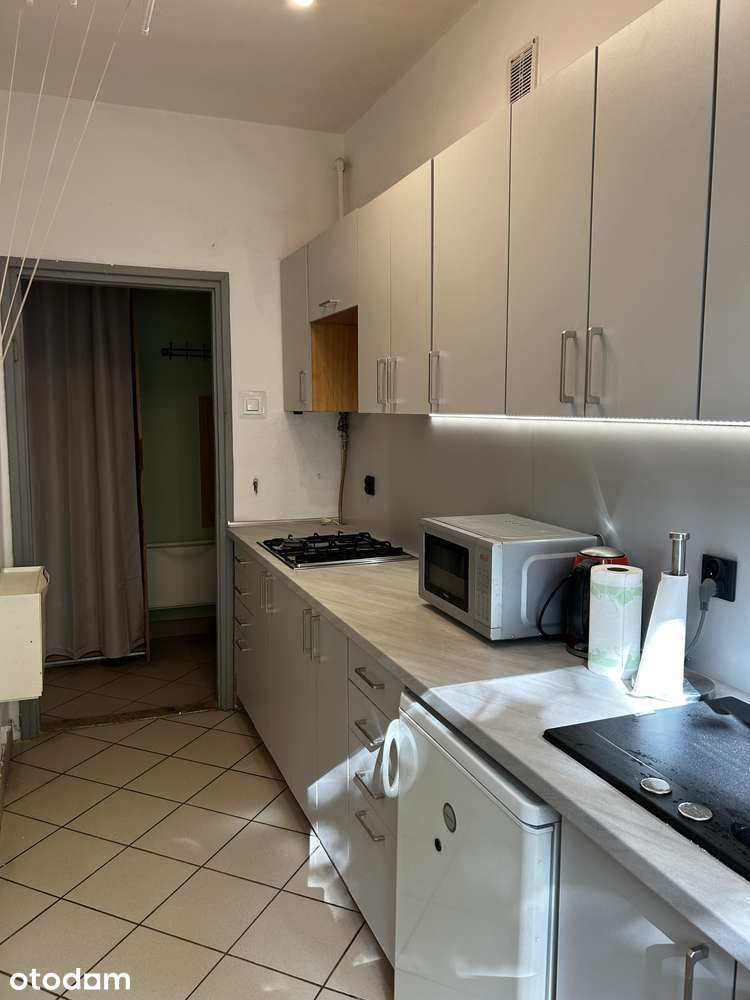 Przytulna kawalerka 23.5 m² – osobna kuchnia, po remoncie łazienki