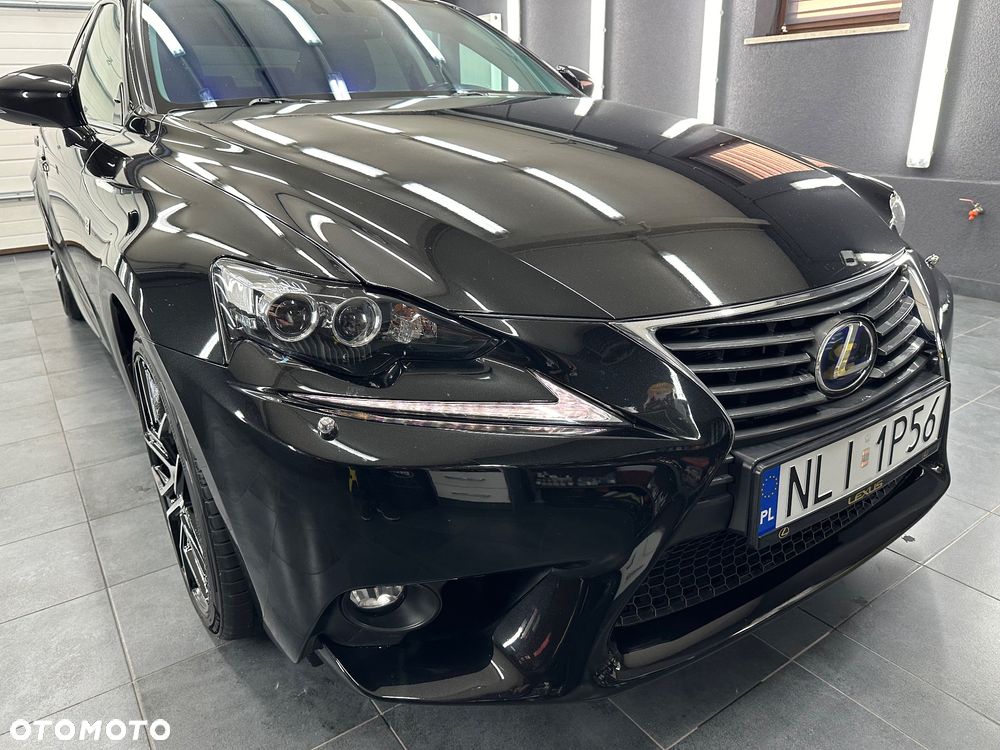 Lexus IS ver-300h-style-edition - 4