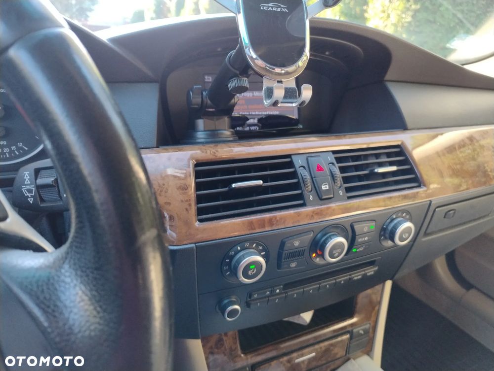 BMW Seria 5 535i - 23