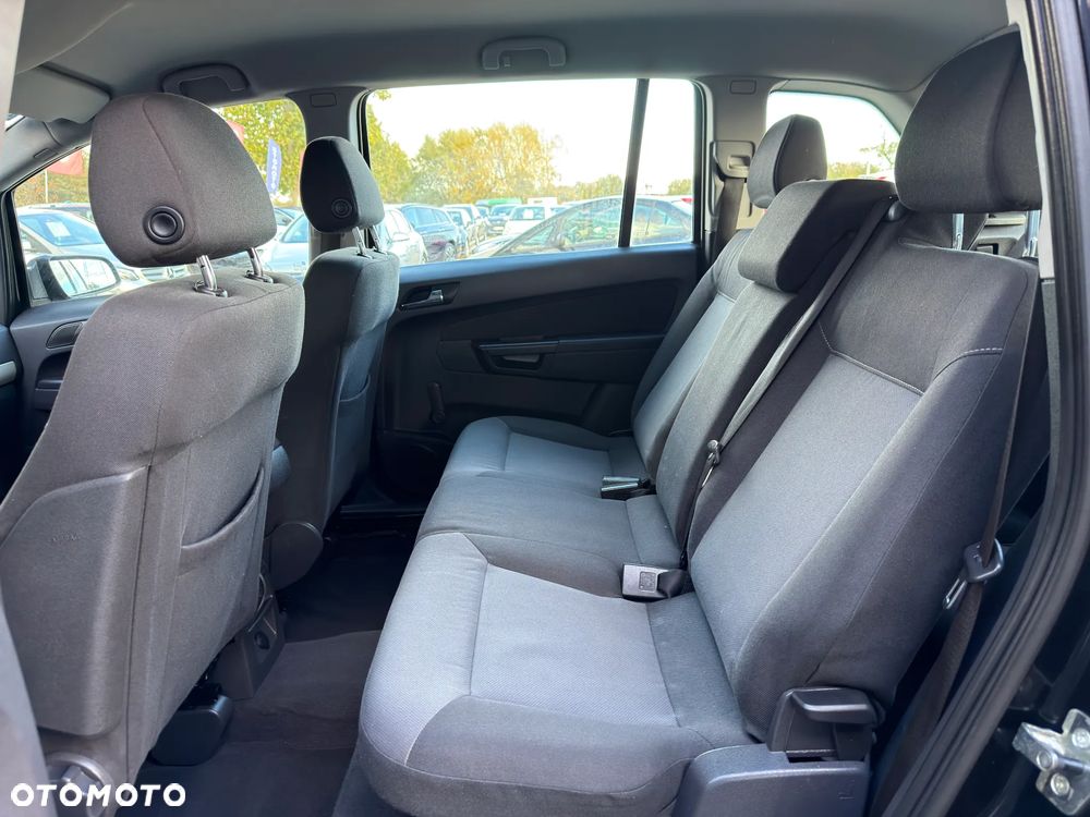 Opel Zafira 1.8 Cosmo - 31
