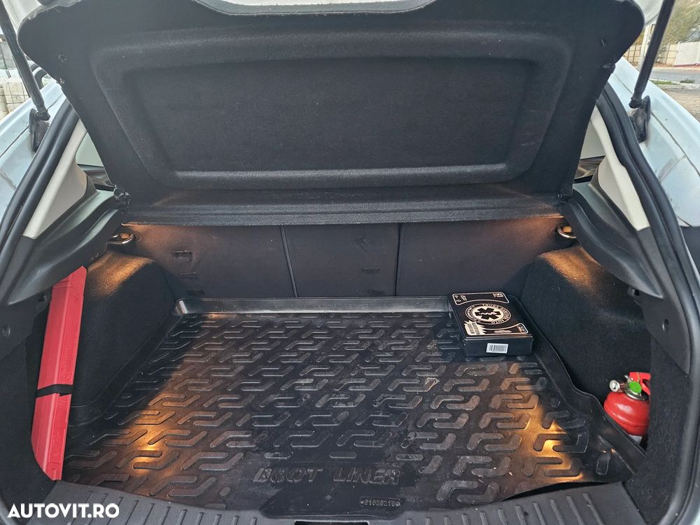 Ford Focus 1.6 TDCI DPF Trend - 4