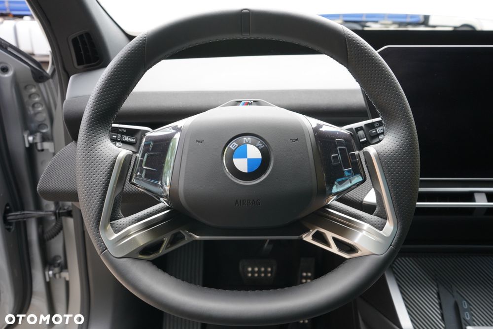 BMW iX3 - 13