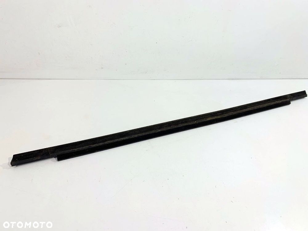 LISTWA ZGARNIAJĄCA TYŁ LEWY  BMW 3 Gran Turismo (F34) 2012 - 2022 320 i 135 kW [184 KM] benzyna - 3