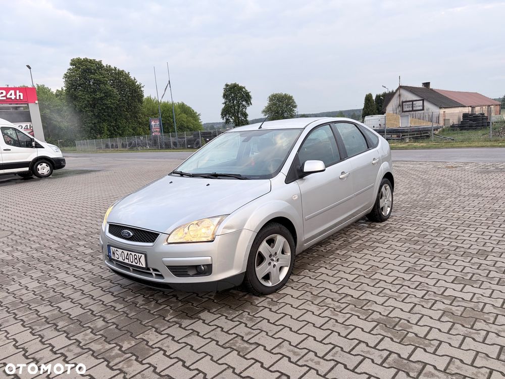 Ford Focus 1.6 16V Ambiente - 2