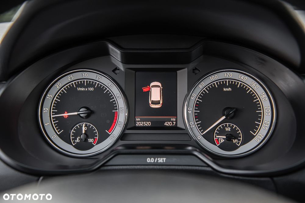 Skoda Octavia Scout 2.0 TDI 4x4 DSG - 19