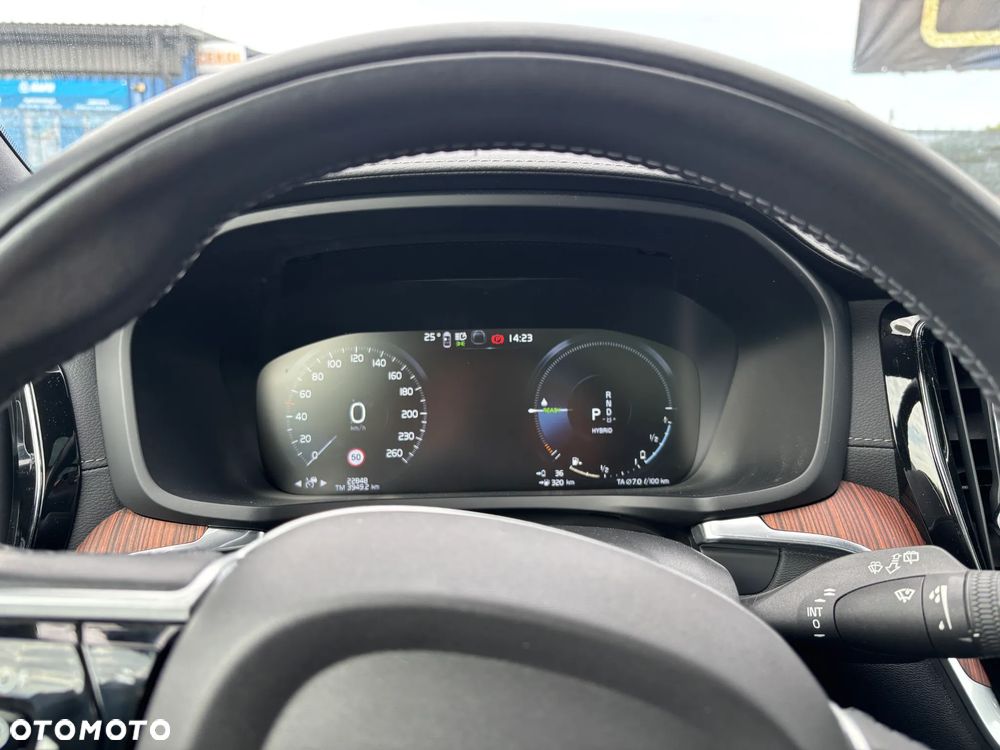 Volvo V60 T6 AWD Plug-In Hybrid Inscription - 27