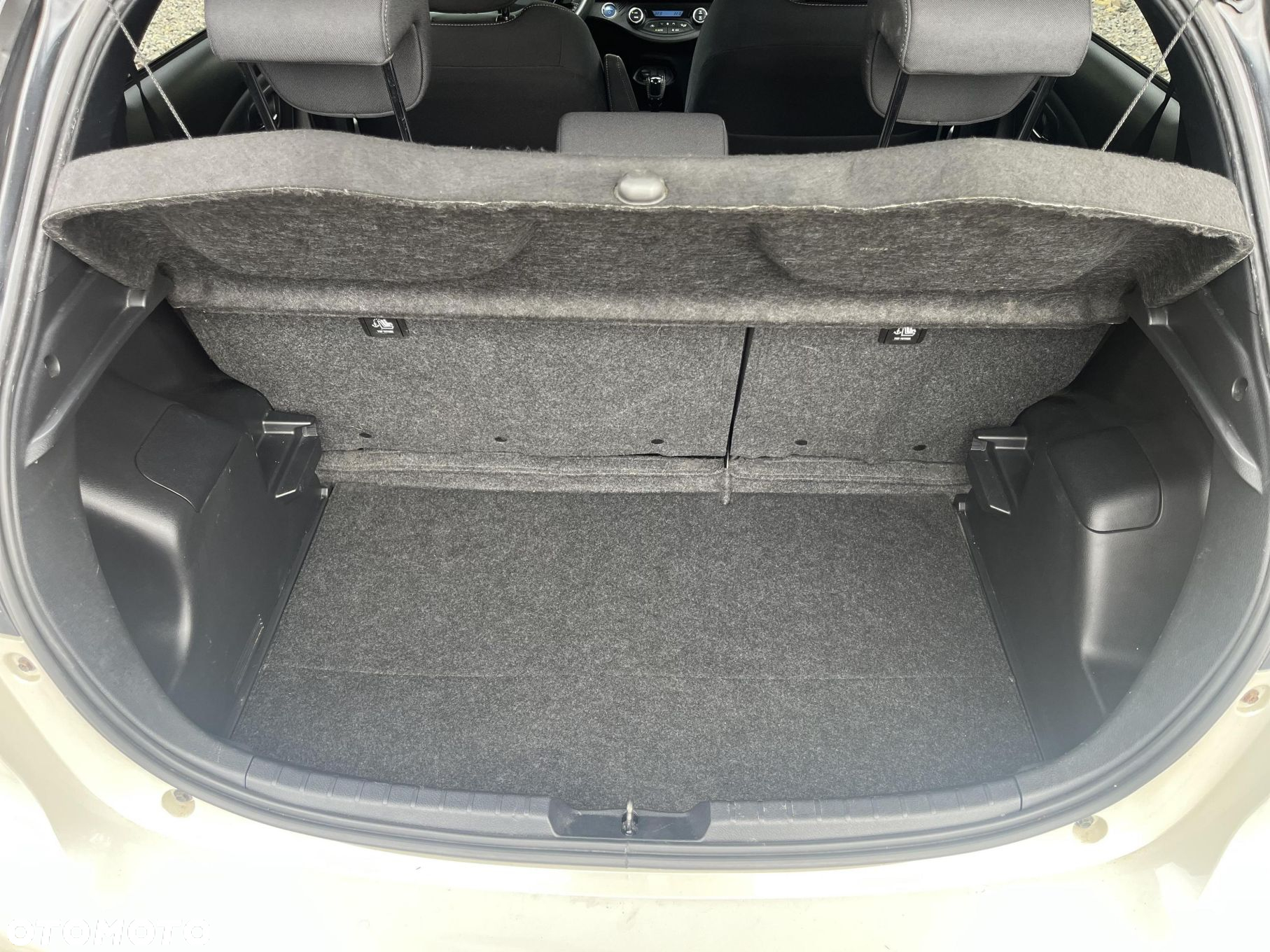 Toyota Yaris - 21