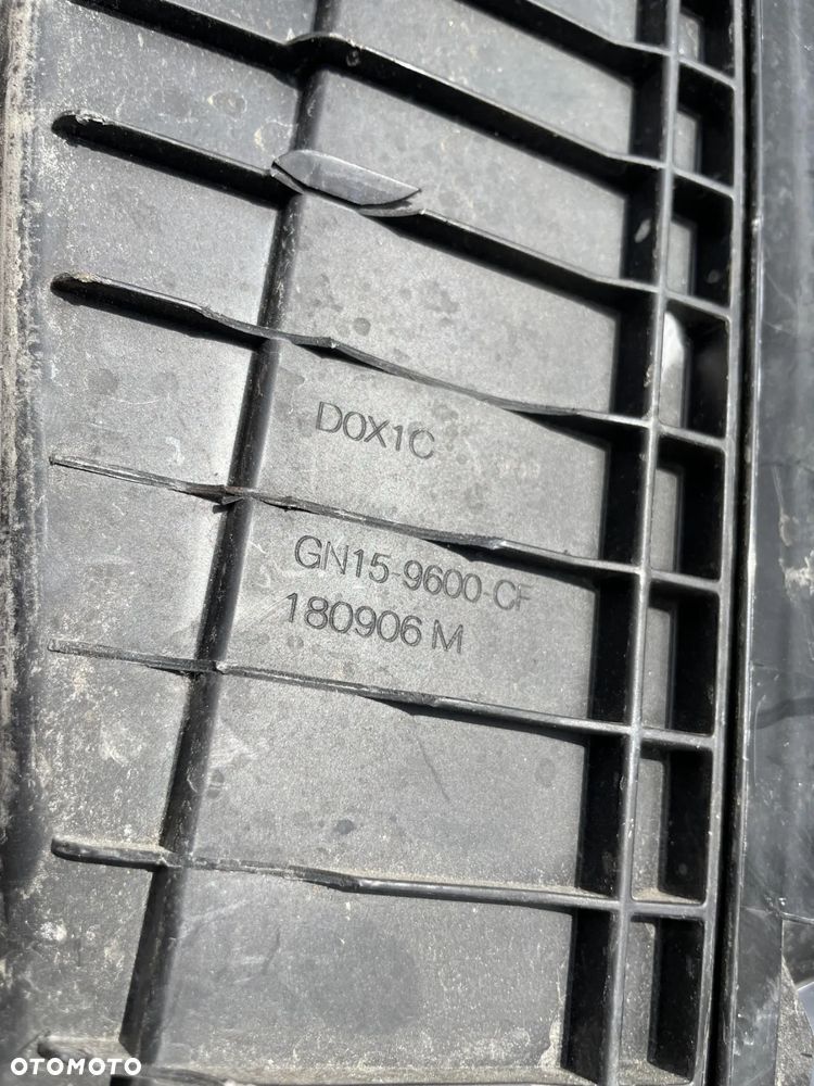 Obudowa filtra powietrza Ford GN15-9600-CF OE - 5